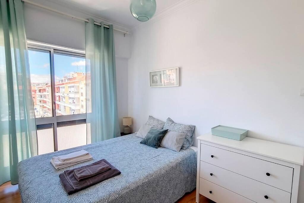 Cozy One Bedroom Apartment Lisboa Extérieur photo